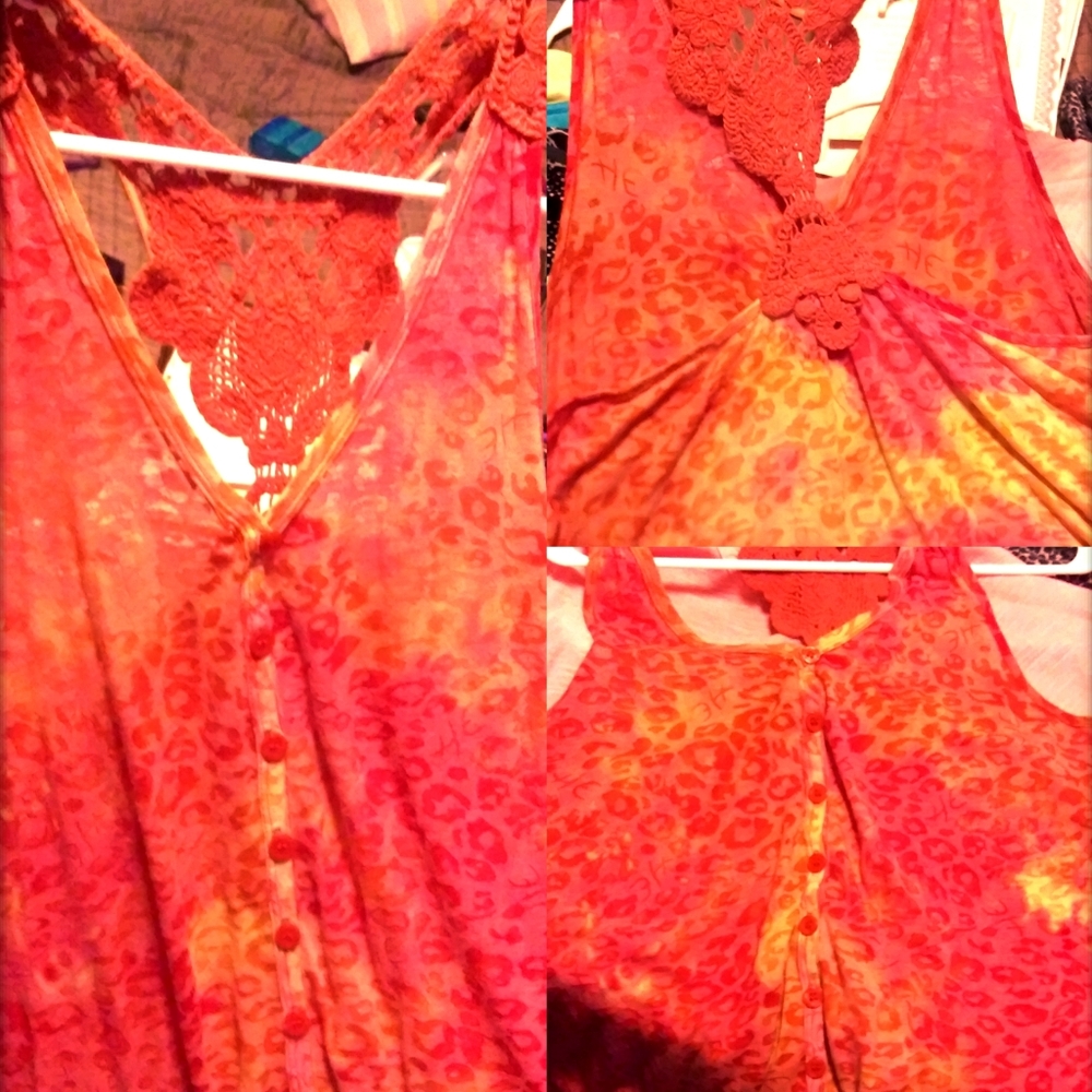 Woman's Clothes - Picture 11 of 12